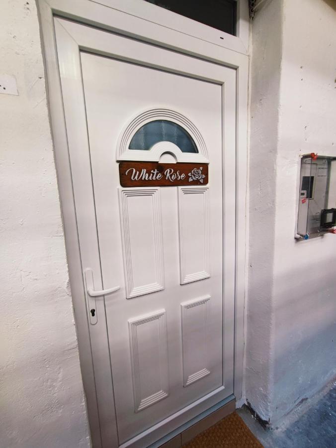 Apartament White Rose Studio Basement Budapeszt Zewnętrze zdjęcie
