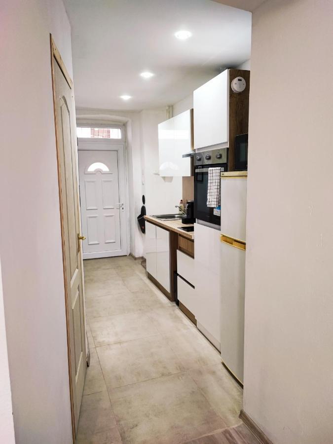 Apartament White Rose Studio Basement Budapeszt Zewnętrze zdjęcie