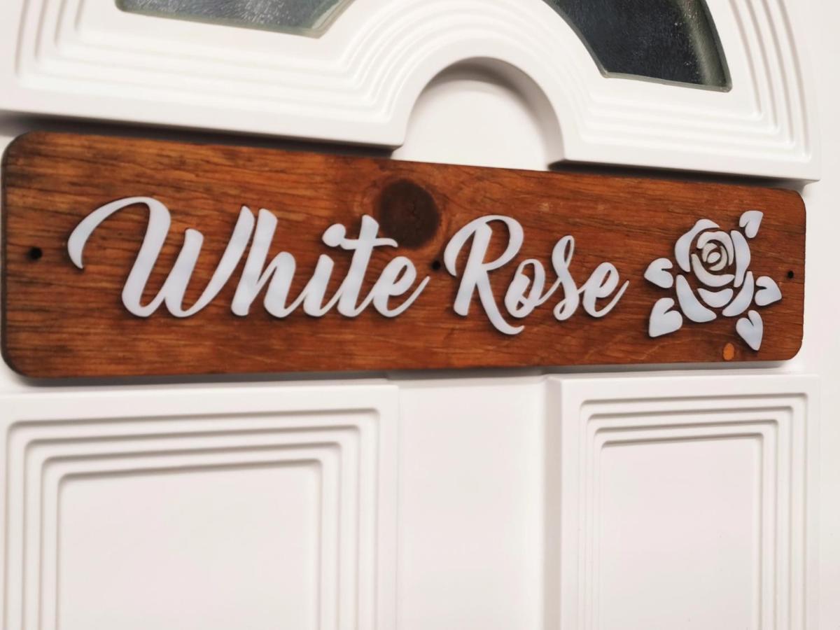 Apartament White Rose Studio Basement Budapeszt Zewnętrze zdjęcie