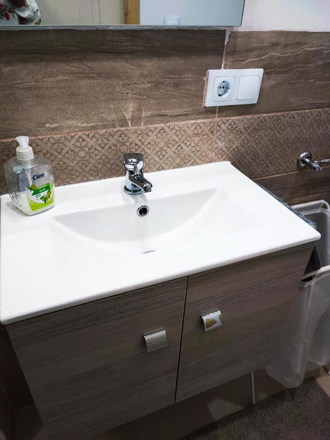 Apartament White Rose Studio Basement Budapeszt Zewnętrze zdjęcie